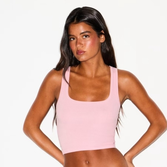 Skims Cropped Limited Edition Tanktops - Picture 10 of 10